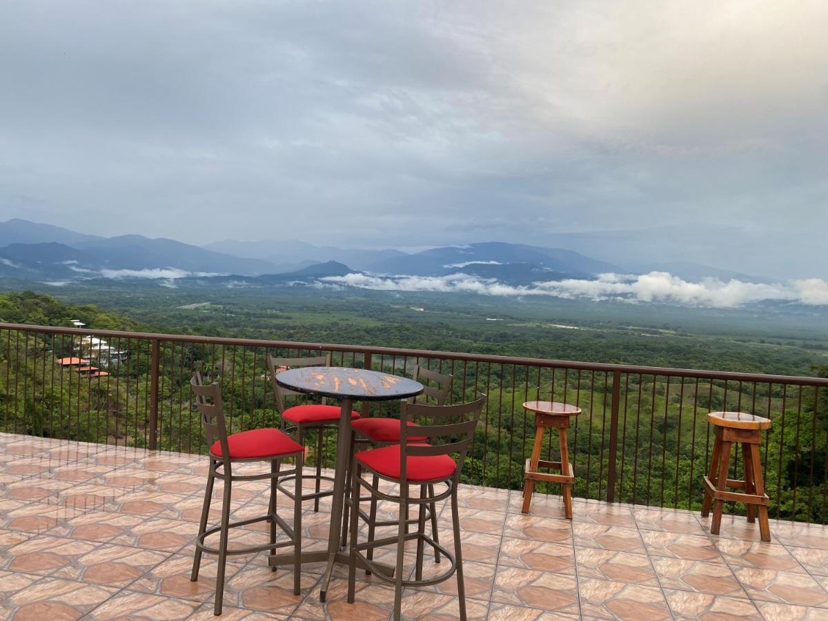 Mountain Top Park Hotel Quepos Buitenkant foto