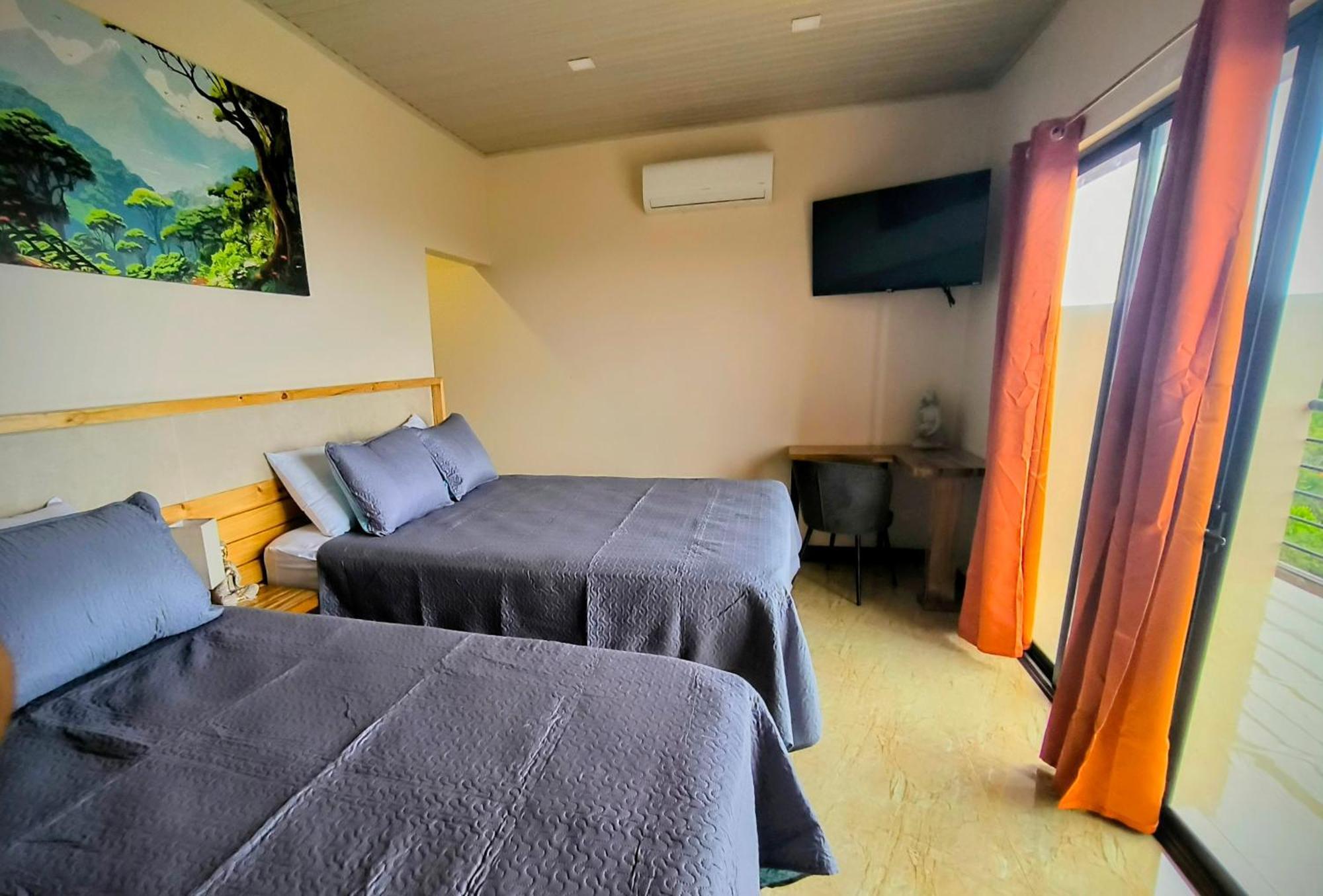 Mountain Top Park Hotel Quepos Buitenkant foto