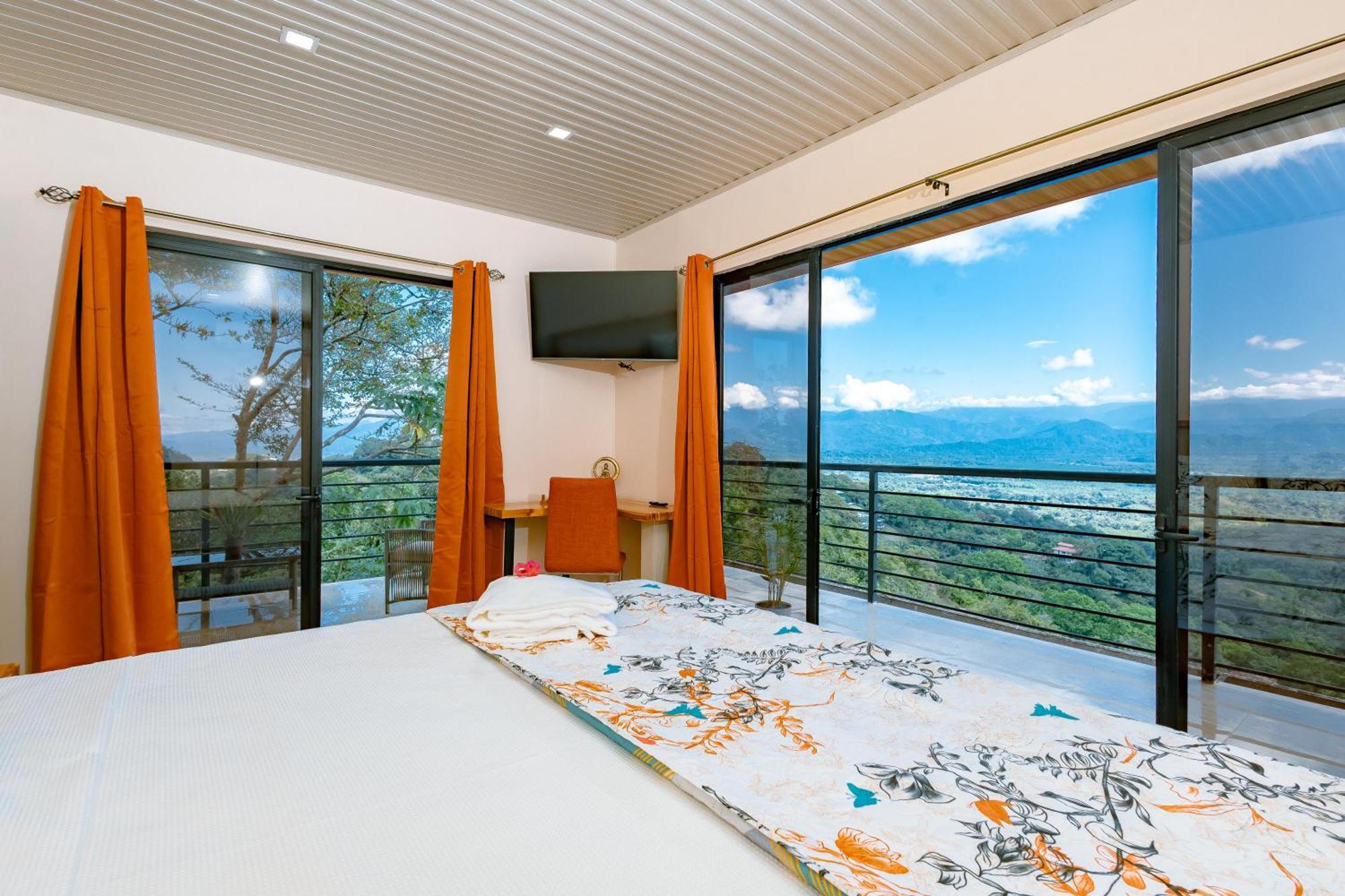 Mountain Top Park Hotel Quepos Buitenkant foto
