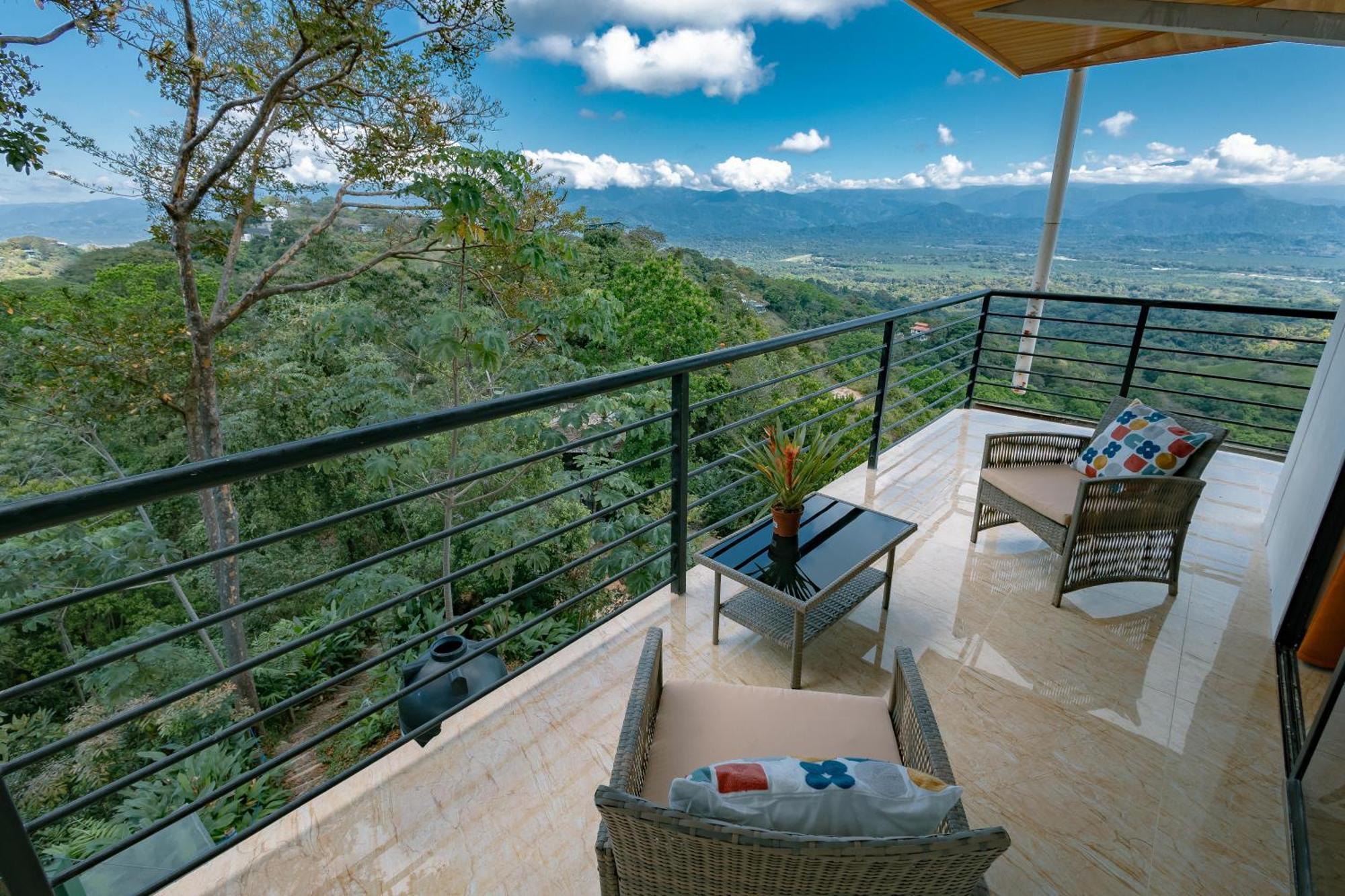 Mountain Top Park Hotel Quepos Buitenkant foto